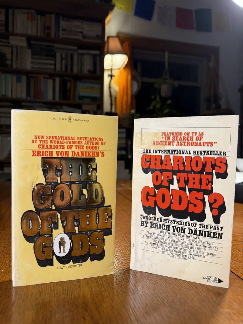 Erich Von Däniken'S Chariots Of The Gods And The Gold Of The Gods Combined Edition 1