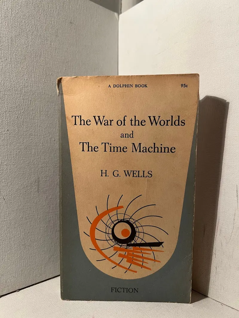 H. G. Wells' Classic Sci-Fi Duo: The War Of The Worlds & The Time Machine 1