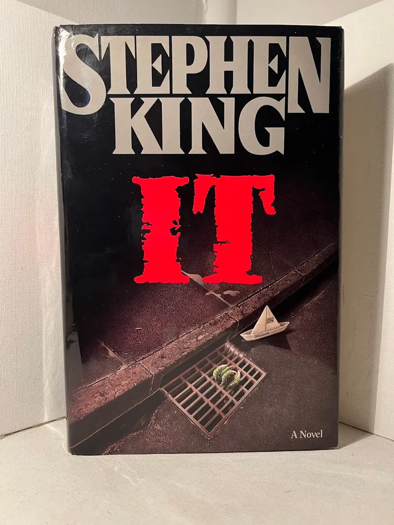 It: A Supernatural Horror Novel By Stephen King 1
