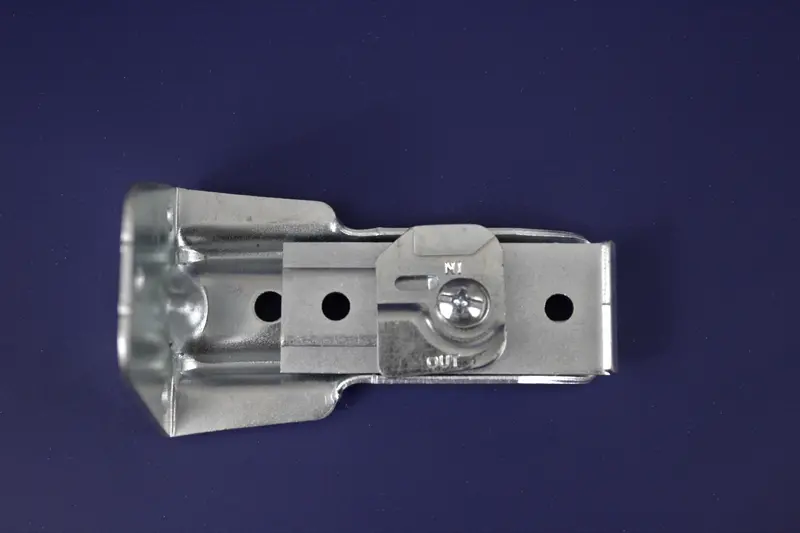 Single Wall-Mount Bracket – Zinc Plated 1