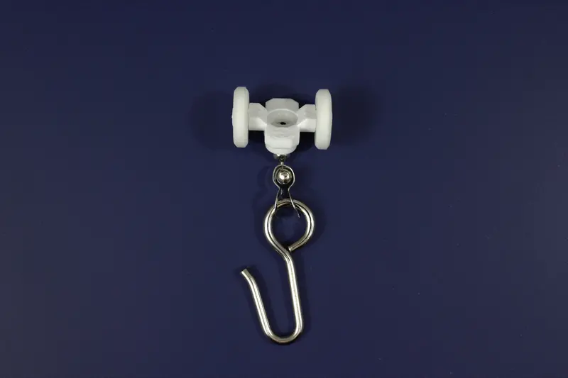 Two-Wheel Traverse Carrier With Beaded Pull Chain 1